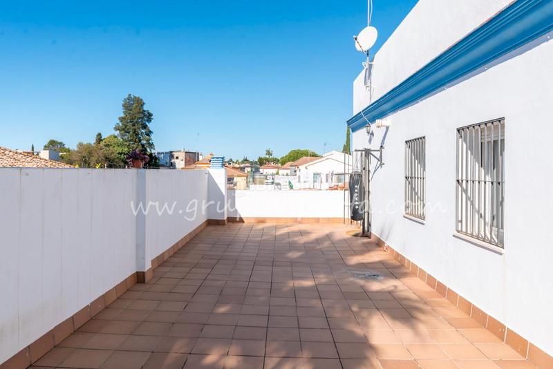 Foto ed4b1983-4519-4c34-901f-a4d681de952c. Attique dans calle virgen de las marismas 1 dans Espartinas pueblo Espartinas