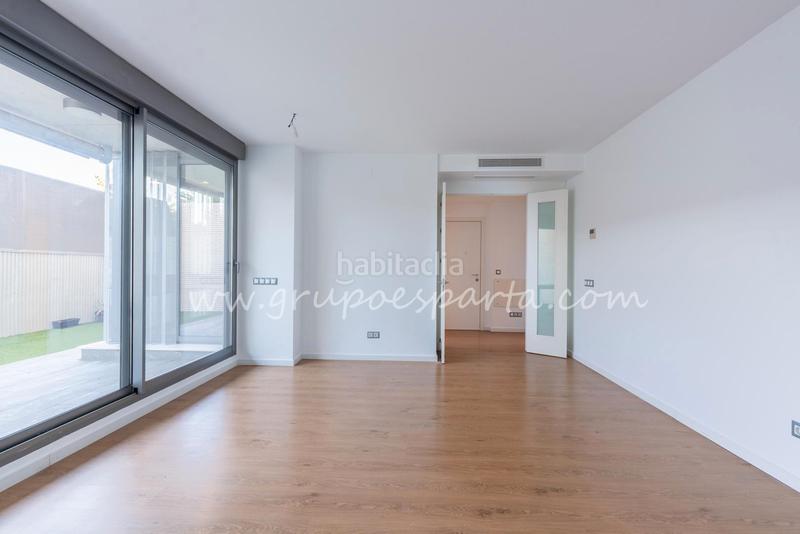 Foto cbffafcb-0d3f-446a-8541-cd8ebc2d1a86. Alquiler planta baja  - piso 3 habitaciones en Mairena del Aljarafe