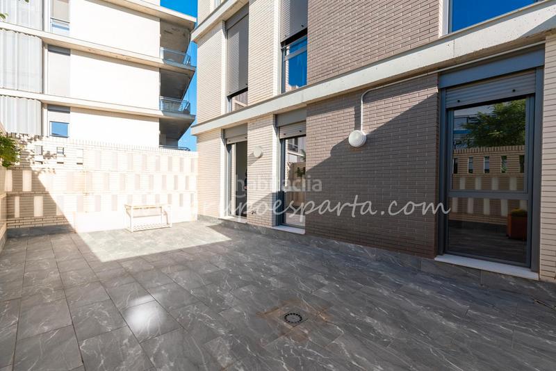 Foto f6c8af65-eae3-42fb-b1f6-b29d1a675143. Miete erdgeschoss mit parking pool in Casco Antiguo Mairena del Aljarafe