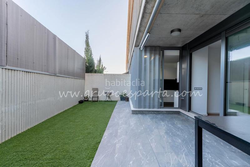 Foto 3b090bad-0983-4179-bb3b-b6848f42521c. Rent ground floor with parking pool in Casco Antiguo Mairena del Aljarafe