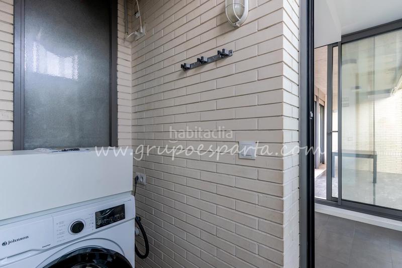 Foto 58df358a-421c-471f-9e0d-3d996560fc98. Rent ground floor with parking pool in Casco Antiguo Mairena del Aljarafe