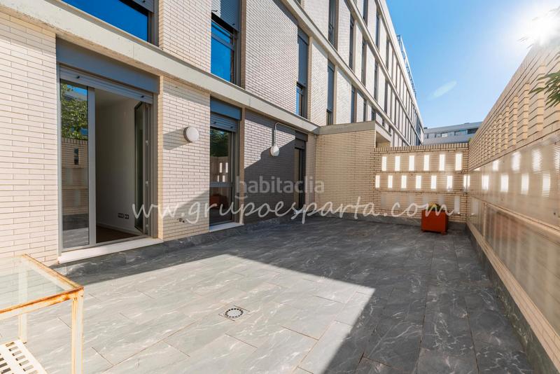 Foto 71cfdf29-2969-4724-a891-08521c98d656. Rent ground floor with parking pool in Casco Antiguo Mairena del Aljarafe