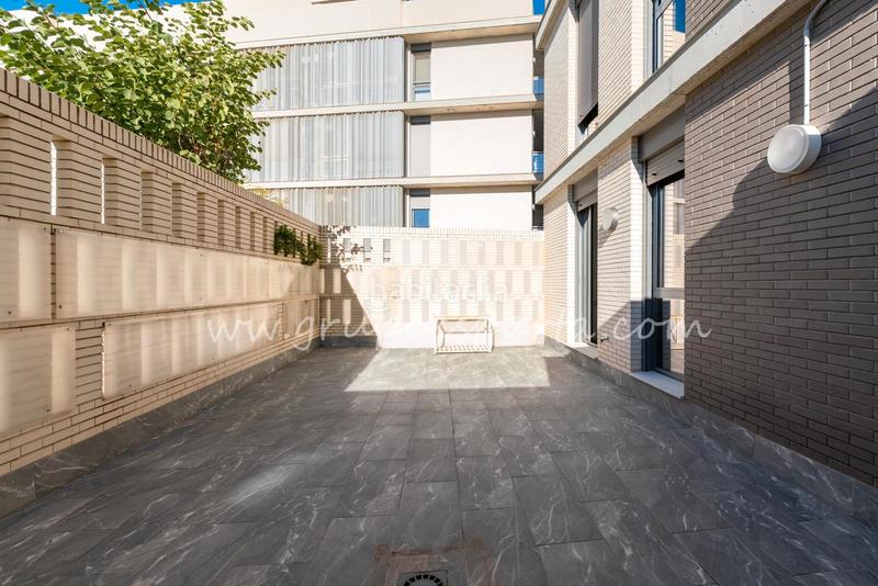 Foto 77b80e7f-372a-4ddd-a0e7-5fc4c06c3336. Rent ground floor with parking pool in Casco Antiguo Mairena del Aljarafe