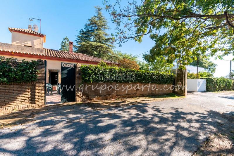 Foto 18d3a485-9884-4b06-ade3-f466794f6550. Xalet a montaraz 28 a Loreto Espartinas