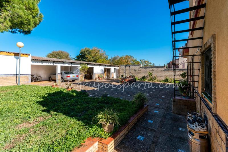 Foto 2cd0eef3-2b03-4b5e-bbef-5f4a00d23125. Xalet a montaraz 28 a Loreto Espartinas