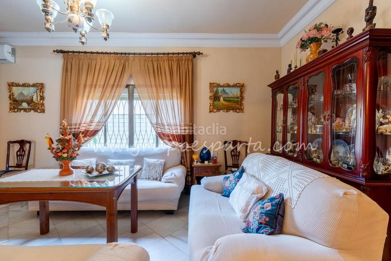 Foto b50b9f1c-a5b5-49d7-9e85-ec498799f164. Xalet a montaraz 28 a Loreto Espartinas