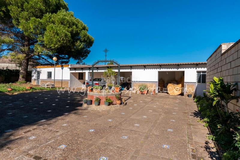 Foto bec1a2ed-79e9-4c90-9f7d-e49c819d4ba7. Xalet a montaraz 28 a Loreto Espartinas