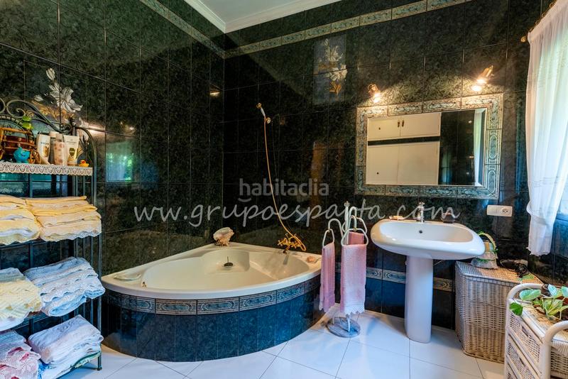 Foto c99eecee-9a9e-46d6-81c4-f89ba28e2987. Xalet a montaraz 28 a Loreto Espartinas