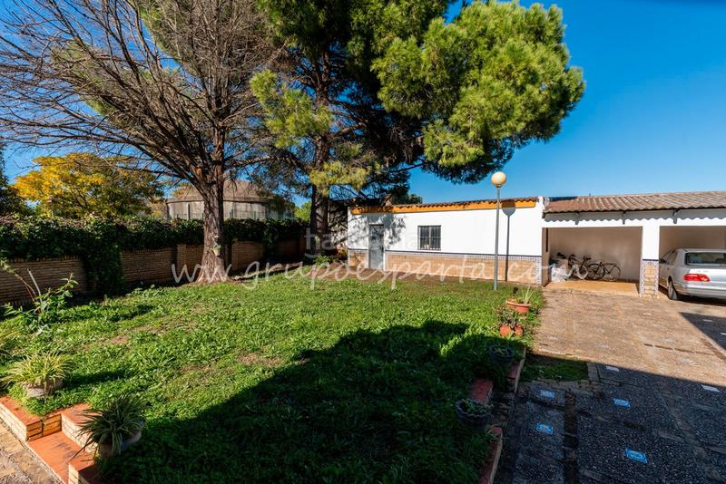 Foto dbba8152-1f30-47e4-91a3-bed342276c86. Xalet a montaraz 28 a Loreto Espartinas