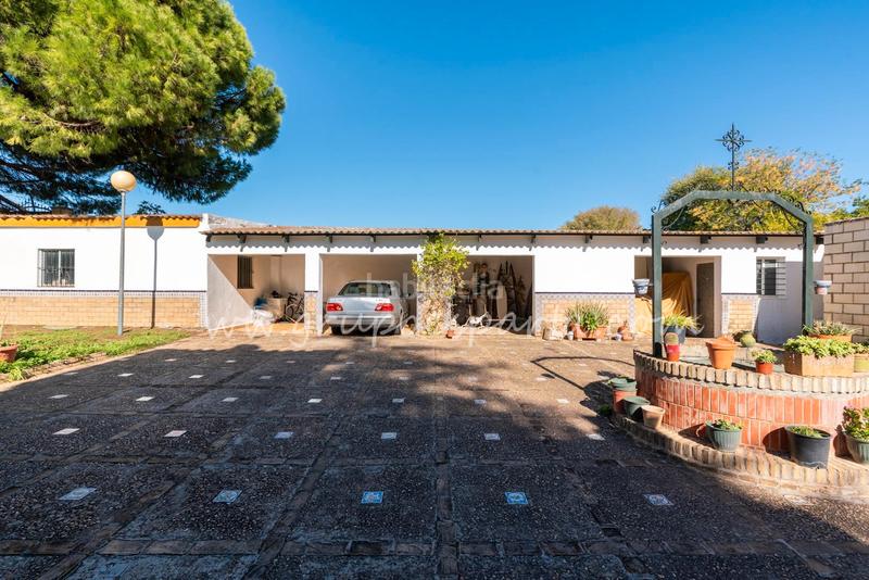 Foto e2be0665-e689-4893-80a9-94eb89d2aa15. Xalet a montaraz 28 a Loreto Espartinas