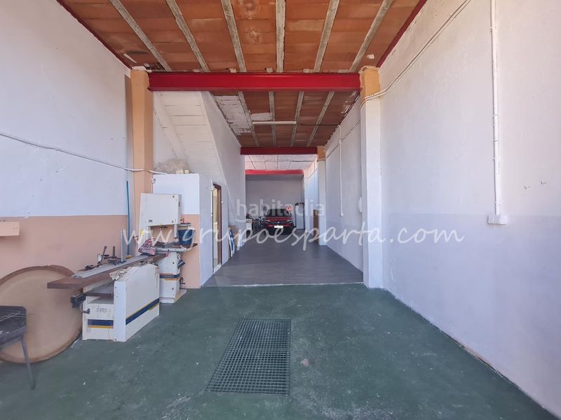 Foto 5b53315d-ae00-456a-89e3-3f471485945c. Industrial building in calle cipriano varela 16 in Santiponce