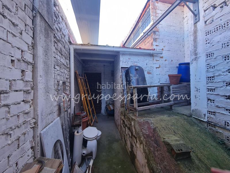Foto a11bc23c-8de6-46f1-9273-f6805d4d2b76. Industrial building in calle cipriano varela 16 in Santiponce