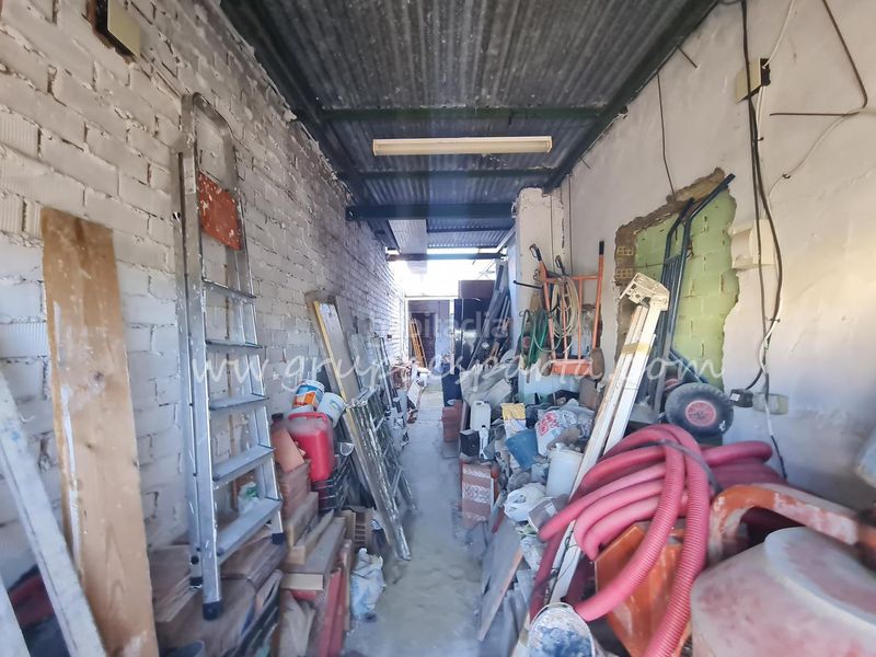 Foto bd1d9061-77f9-4860-8c97-31c5248cc90f. Industrial building in calle cipriano varela 16 in Santiponce