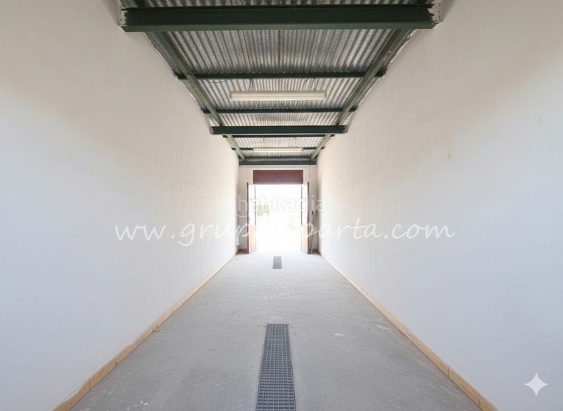 Foto d2873fc8-8763-430c-91a0-be918b1a5923. Industrial building in calle cipriano varela 16 in Santiponce