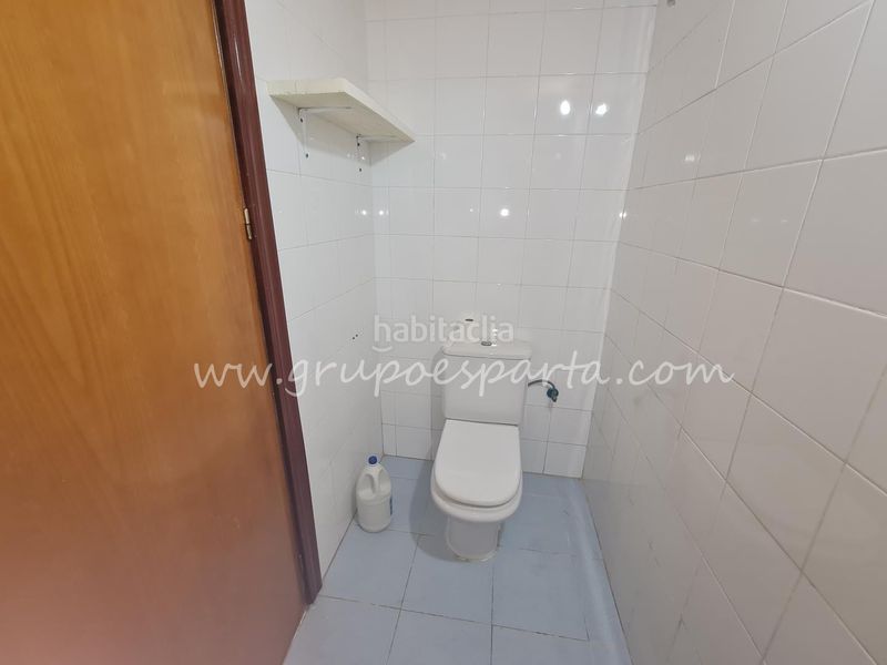 Foto e8ea3434-5e52-450d-b5f5-d2075fbdc208. Industrial building in calle cipriano varela 16 in Santiponce