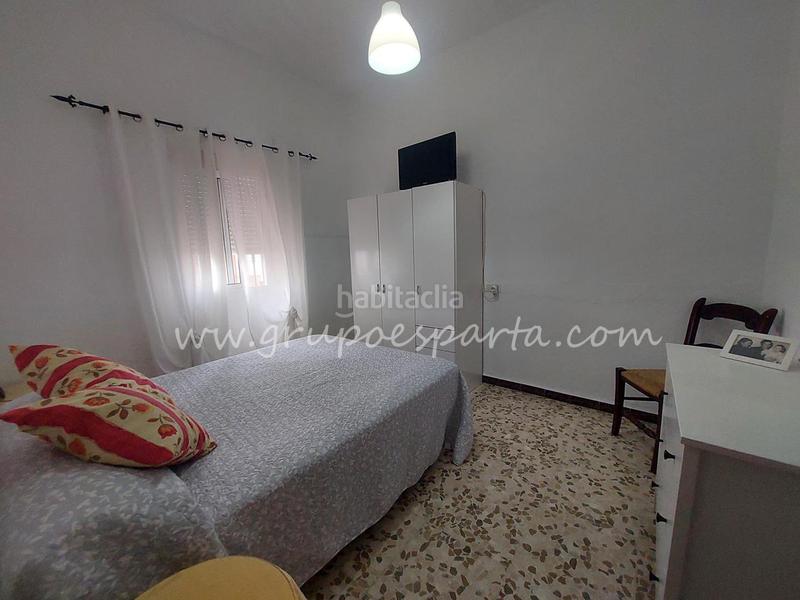 Foto 187b98f3-012c-45e8-a9b5-0ef8c7b60902. Maison jumelée dans calle libertad 18 dans Olivares