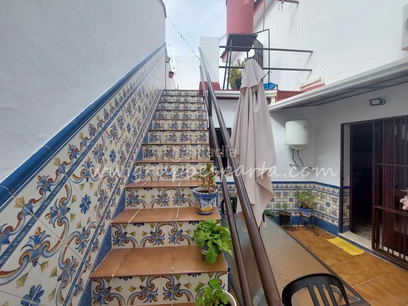 Foto 2c8c8241-4cb7-4122-aa3d-a5259ba01685. Maison jumelée dans calle libertad 18 dans Olivares