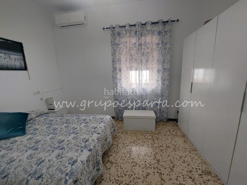 Foto b20a1d4d-5f1f-4766-99e3-76267fb5f1c2. Maison jumelée dans calle libertad 18 dans Olivares
