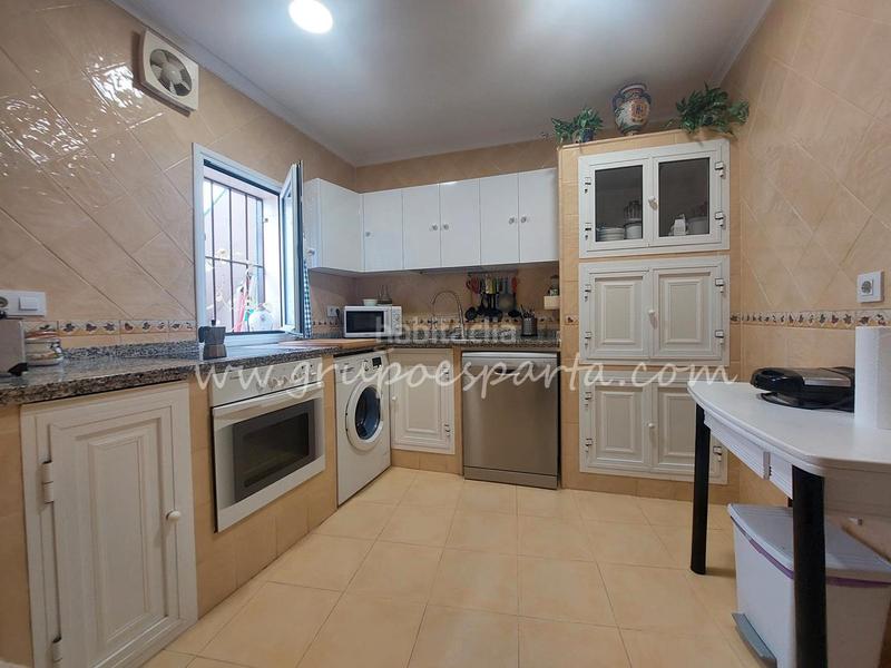 Foto d163d2f1-a3db-4753-be61-b978cba38468. Maison jumelée dans calle libertad 18 dans Olivares
