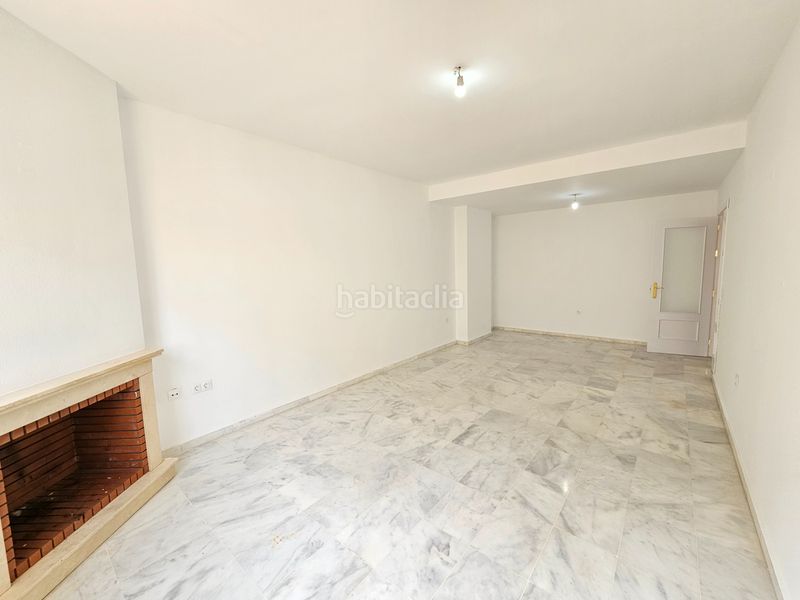 Foto 256a7fbd-5d8c-4e0d-b290-f33d12a028b5. Casa adosada ¡ fantástica adosada con semi-sótano! . en Espartinas