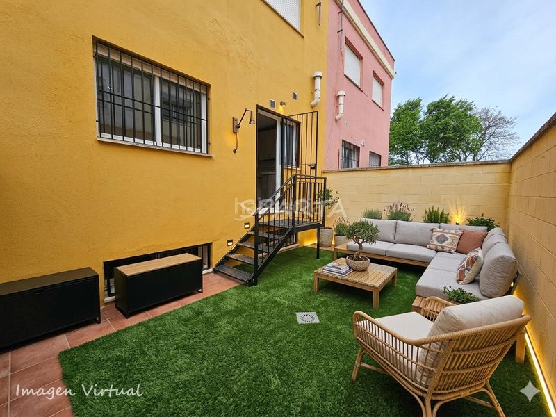 Foto 2e28fd3f-009b-4bc2-ad59-7137ad276c0a. Casa adosada ¡ fantástica adosada con semi-sótano! . en Espartinas