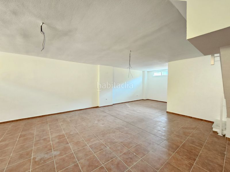 Foto 3d20f9cc-0f5c-4b3e-9986-cfcd775be5bc. Casa adosada ¡ fantástica adosada con semi-sótano! . en Espartinas