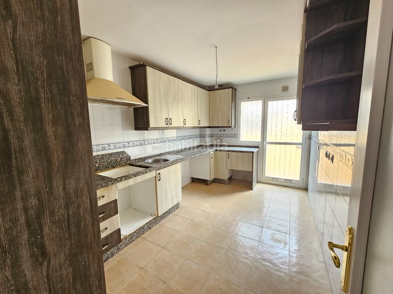 Foto 6b532093-dc7a-4d51-9382-02bc1f60673a. Casa adosada ¡ fantástica adosada con semi-sótano! . en Espartinas