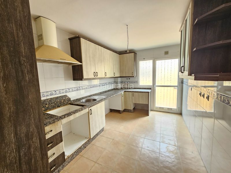 Foto 7c1f77a0-cad1-48f9-bcb4-e12c175eb3b4. Casa adosada ¡ fantástica adosada con semi-sótano! . en Espartinas