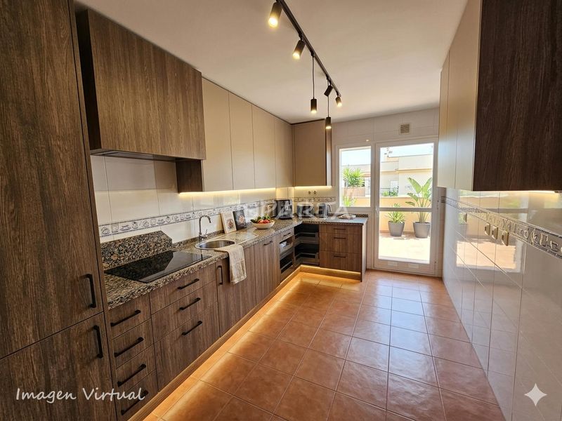 Foto 81daaca7-8d97-4d2e-ad84-0a05812ff0ef. Casa adosada ¡ fantástica adosada con semi-sótano! . en Espartinas