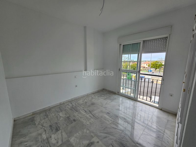 Foto 98ec28ad-6ebe-4dee-a8f2-2a6df1fdcf78. Casa adosada ¡ fantástica adosada con semi-sótano! . en Espartinas