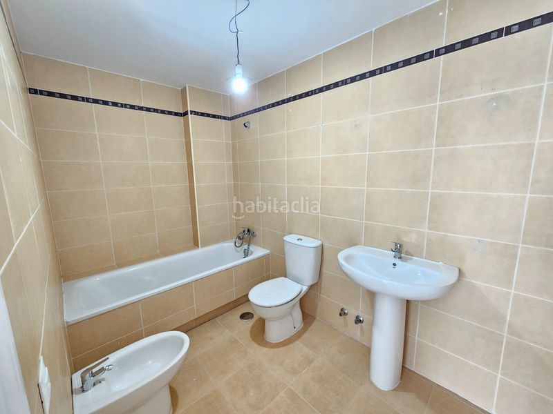 Foto b7cc03a8-0438-4f1d-a347-d02ea2923002. Casa adosada ¡ fantástica adosada con semi-sótano! . en Espartinas