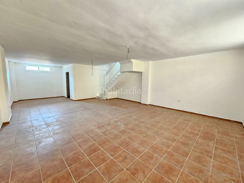 Foto ea427730-dbba-465d-bd04-127ab51b821c. Casa adosada ¡ fantástica adosada con semi-sótano! . en Espartinas