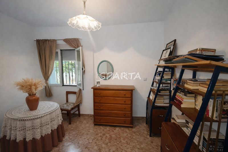 Foto c3c732e1-76fb-424f-b841-8837037aa0a7. Xalet amb aparcament a Valencina de la Concepción