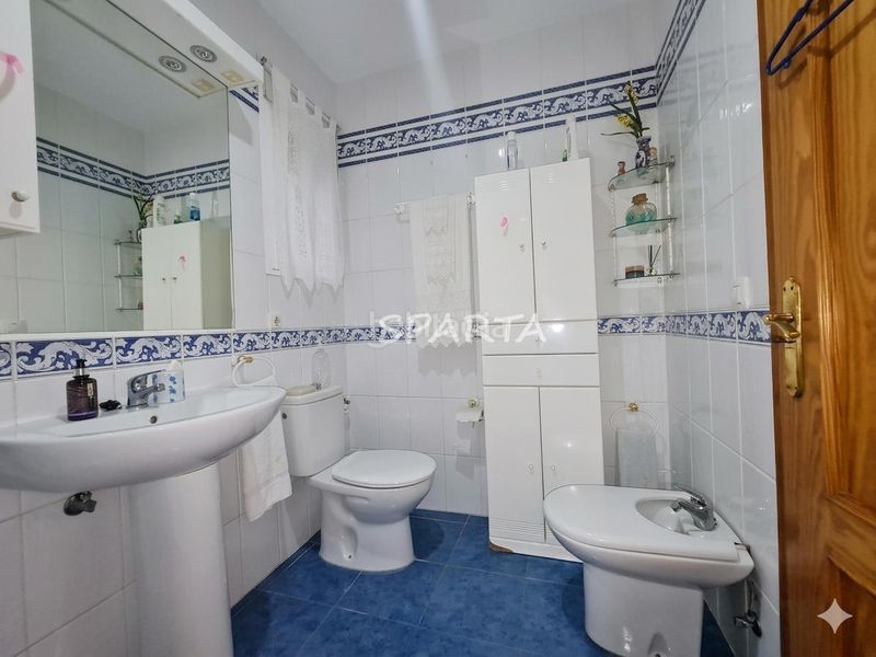 Foto d417c860-1003-427e-b6f0-af8e9bc86108. Xalet amb aparcament a Valencina de la Concepción