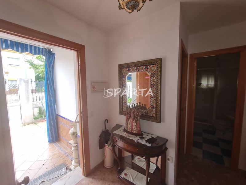 Foto 0cf690f5-cc50-4881-bd38-b55e1dfb4bda. Xalet amb aparcament a Valencina de la Concepción