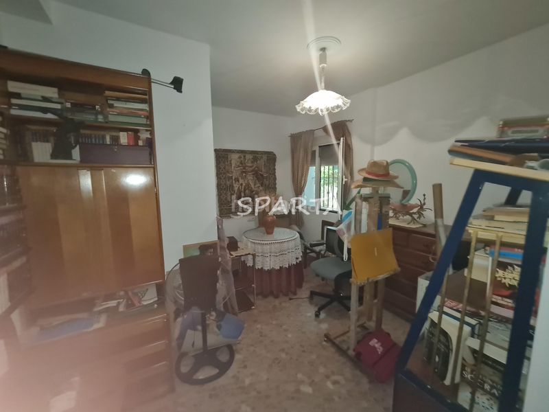 Foto 1b1a0add-0db0-4b6e-8a83-5408301caa9d. Xalet amb aparcament a Valencina de la Concepción