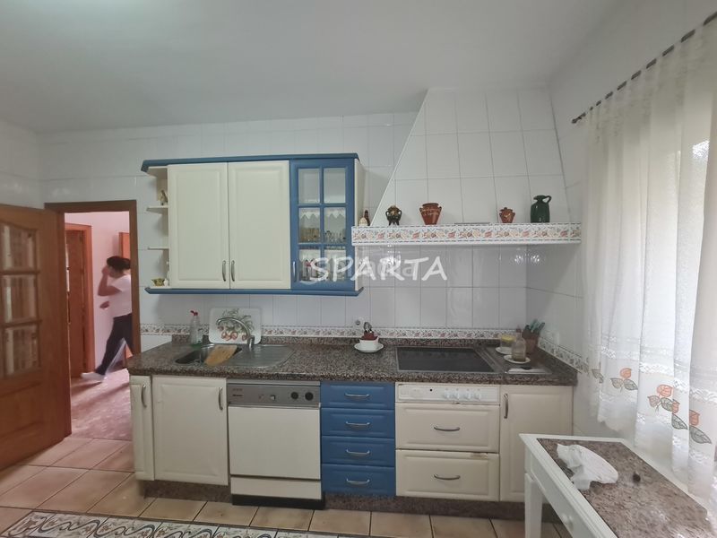 Foto 63a5e4fd-f4ce-4405-aaf4-7d5f857d5523. Xalet amb aparcament a Valencina de la Concepción