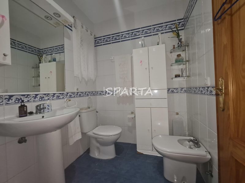 Foto a8f9e6cc-8ab2-4f7a-8e65-27dcd8a0542c. Xalet amb aparcament a Valencina de la Concepción