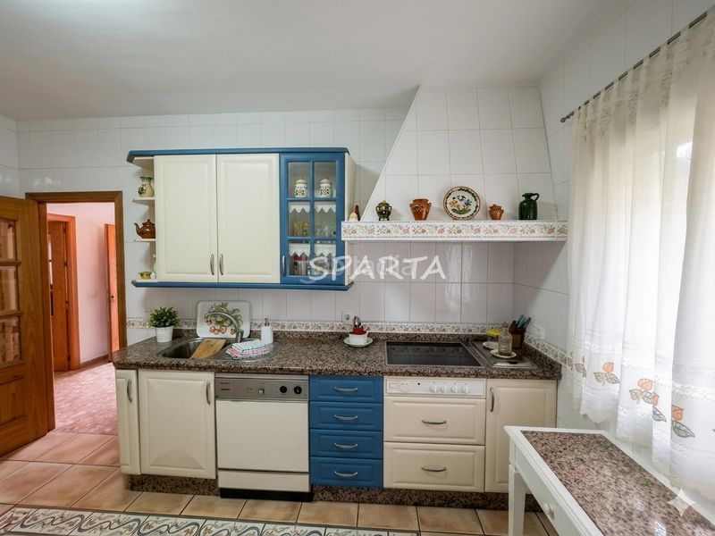 Foto ab7a08d2-57bc-481e-a60d-a3fd9eebaa50. Xalet amb aparcament a Valencina de la Concepción
