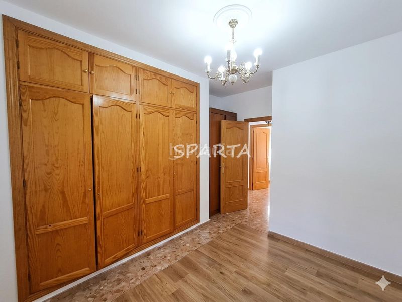 Foto f6c33f72-1c84-4813-9303-5a4e515c59bb. Xalet amb aparcament a Valencina de la Concepción