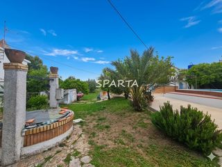 Masía en Sanlúcar la Mayor. ¡fantástica casa con gran parcela en sanlúcar la mayor!