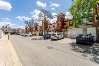 Reihenhaus in Espartinas Pueblo. ¡fantástica adosada en en espartinas!