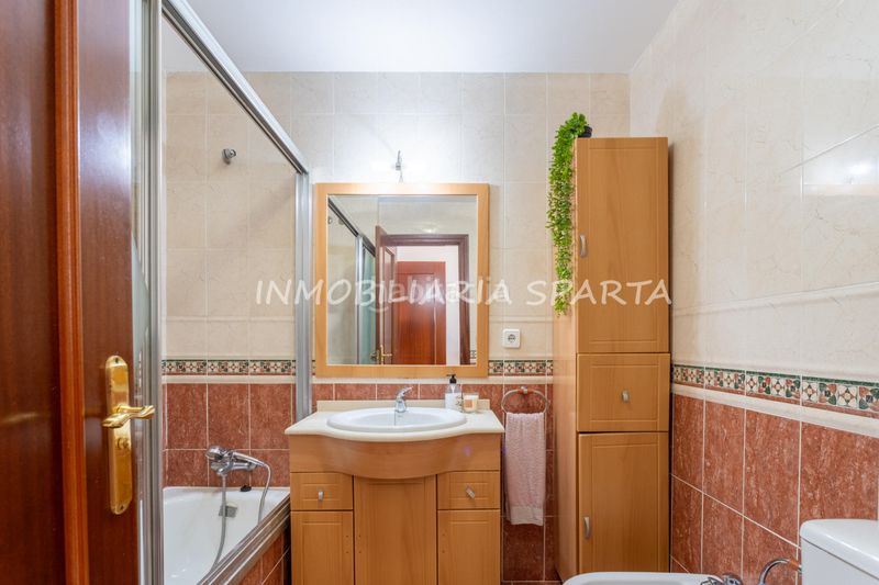 Foto 72256585-e902-4857-9146-ae7fc6519301. Casa adossada amb calefacció aparcament a Espartinas pueblo Espartinas