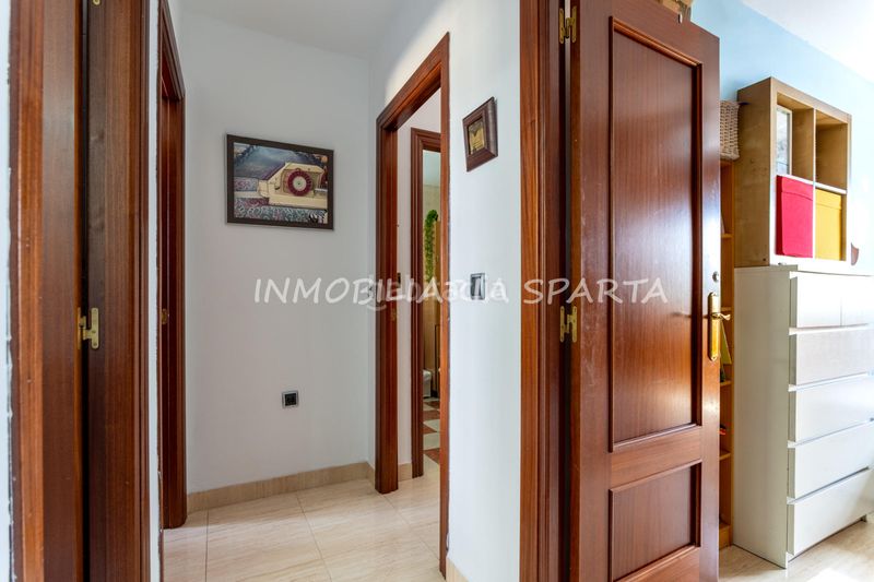 Foto 8a0ef799-140b-4614-8a25-b2b9f56df79a. Casa adossada amb calefacció aparcament a Espartinas pueblo Espartinas