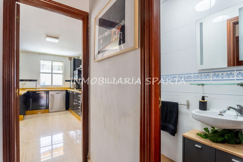 Foto c384c913-29e2-4e8c-ac10-e2bcf8e87f2d. Casa adossada amb calefacció aparcament a Espartinas pueblo Espartinas