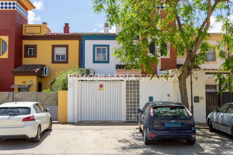 Foto d71536f3-b8e7-4ede-837b-fa6dc2e426ae. Casa adossada amb calefacció aparcament a Espartinas pueblo Espartinas
