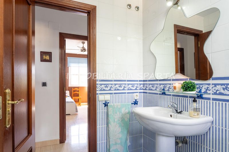Foto f71e27a4-c5ea-4057-874d-b18079b4717f. Casa adossada amb calefacció aparcament a Espartinas pueblo Espartinas