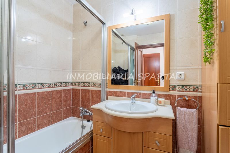 Foto fd826884-ef9f-4853-a908-7de613daeff4. Casa adossada amb calefacció aparcament a Espartinas pueblo Espartinas