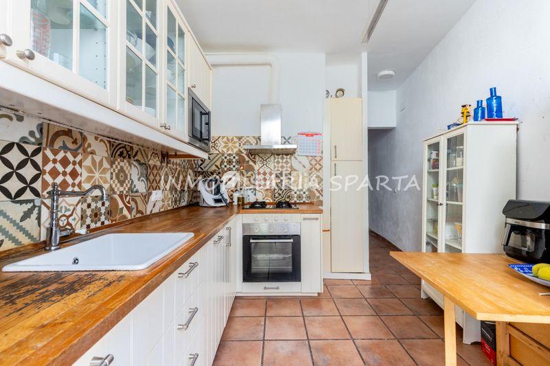 Foto 0eaab80f-411c-4f22-a8a0-d373eb9a963c. Casa adossada a Gelves