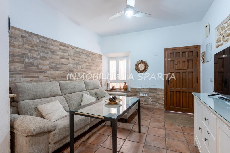 Foto 10eaa4dc-93f9-4127-a11f-fdb56eaff9a5. Casa adossada a Gelves